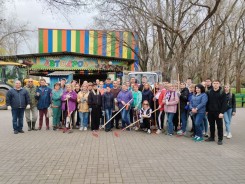 В Волгодонске прошел традиционный субботник в парке «Победа»