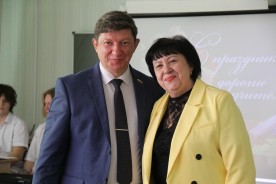 Сергей Ладанов поздравил коллектив школы №13 с Днем учителя