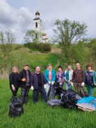 Чистый берег: депутаты и их помощники приняли участие в экологической акции