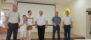 3 округ: Фотоконкурс "Мама, папа, я - читающая семья!"