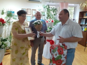 В округе № 4 Волгодонска депутат чествовал юбиляров семейной жизни