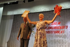 Людмила Ткаченко поздравила волгодонских медиков с профессиональным праздником