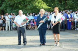 В Волгодонске депутат округа № 4 Георгий Ковалевский поздравил школу № 9 с новым учебным годом и юбилеем