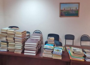  Депутат  Георгий Ковалевский подарил книги для детских библиотек Волгодонска