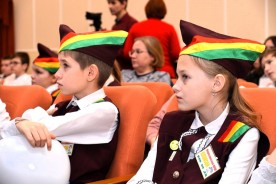 Более 200 школьников приняли участие в патриотических уроках волонтеров поискового отряда «Родник»