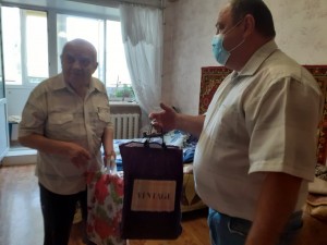 Депутат Думы Волгодонска Георгий Ковалевский поздравил первостроителя города с 90-летием