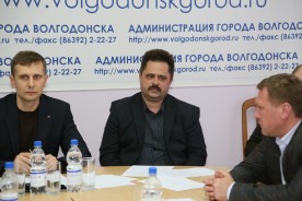 Глава Администрации Виктор Мельников встретился с членами депутатской комиссии по ЖКХ