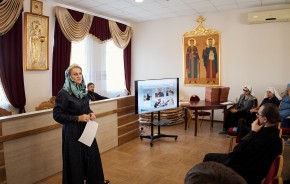 Депутат Татьяна Недоступенко поделилась опытом социального служения на съезде сестричеств