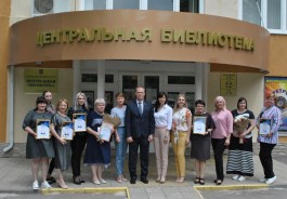 Игорь Батлуков поздравил библиотекарей с профессиональным праздником