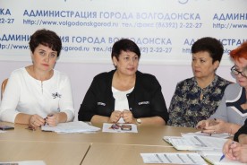 Помощники депутатов поговорили о новом формате сбора мусора и мерах поддержки ветеранам «Атоммаша»