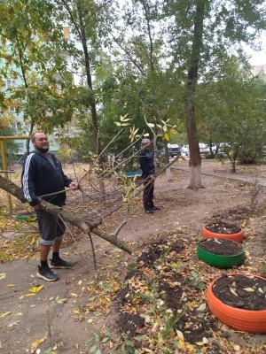 16 округ. По всему округу субботники продолжаются.