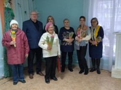 16 округ: Депутат Алексей Владимирович Бородин поздравил жён и матерей участников СВО с праздником весны! 