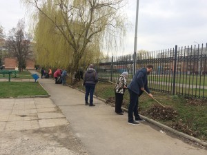 Провели время с пользой - организовали субботник в округе № 21!