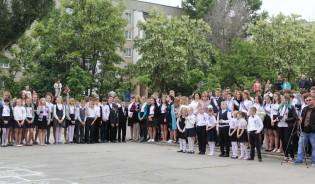 Последний звонок прозвенел в школах Волгодонска