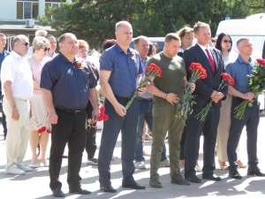 Память жива: в Волгодонске почтили сражавшихся за Родину в Великой Отечественной войне
