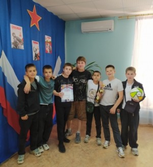 Округ 16: Депутат Алексей Владимирович Бородин поздравил команду по футболу с победой в городском турнире 
