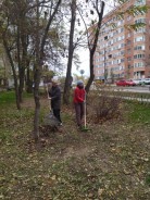 Депутаты вместе с жителями провели месячник чистоты в округах