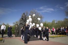Петр Горчанюк принял участие в возложении цветов к мемориалам Великой Отечественной войны