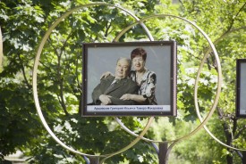 В Международный день семьи председатель Волгодонской городской Думы поздравил две семейные пары, прожившие в браке 53 и 58 лет