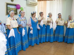 Волгодонской пансионат престарелых и инвалидов получил подарки ко Дню города