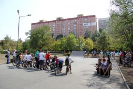 В сквере Машиностроителей открылся первый городской скейт-парк