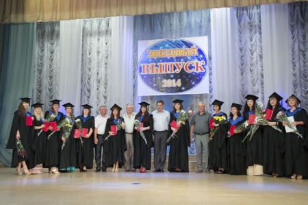 В Волгодонском филиале ЮФУ отпраздновали 12-й выпуск молодых специалистов