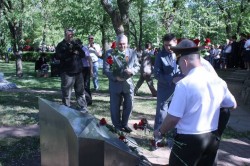 Петр Горчанюк принял участие в церемонии возложения цветов к мемориалам войны