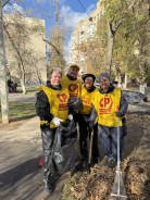 Депутаты вместе с жителями провели месячник чистоты в округах