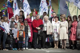 Сотни горожан встретили Первомай в парке Победы