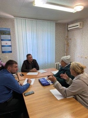 Округ 18: первый прием жителей города провел депутат Законодательного собрания РО Максим Гелас
