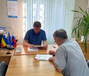 Округ 18. Депутат Сергей Ладанов провел прием жителей по личным вопросам 