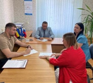 Округ 18. Депутат Законодательного Собрания Максим Гелас провел прием в нашем микрорайоне