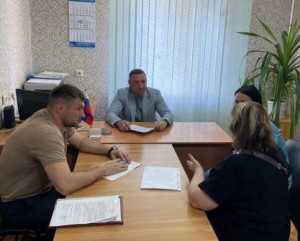 Округ 18. Депутат Законодательного Собрания Максим Гелас провел прием в нашем микрорайоне