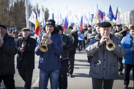 Чуть менее пяти тысяч волгодонцев прошли маршем по улицам в День народного единства