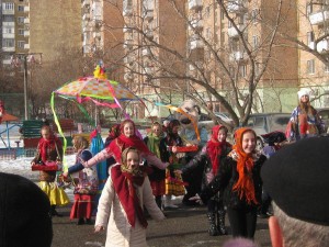 Разрумяными блинами мы Весну встречаем с вами…