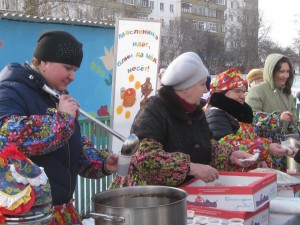 Разрумяными блинами мы Весну встречаем с вами…