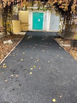 Округ 18. Площадки перед подъездами 5 и 8  на Строителей,20 отремонтированы