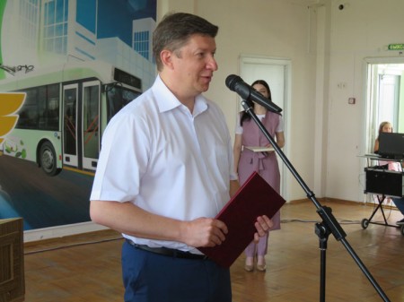 Сергей Ладанов поздравил коллектив городского пассажирского транспорта с памятными датами