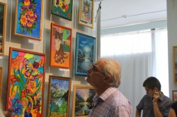 Дню защиты детей в Волгодонске посвятили выставку школьных творческих работ