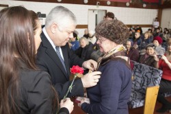 Ветераны Великой Отечественной войны 11 избирательного округа получили юбилейные медали