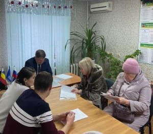 Округ 18. На приеме у депутата городской Думы Сергея Ладанова жители МКД Энтузиастов,14