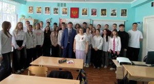 Округ 18. С праздником, соседи!