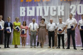 Председатель Волгодонской Думы и депутаты вручили дипломы выпускникам ВИТИ НИЯУ МИФИ