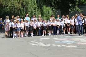 Председатель Волгодонской Думы-глава города посетила «Последний звонок» в школе №13