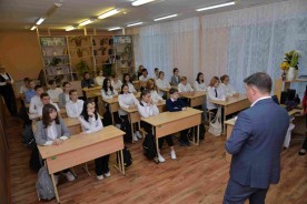 Сергей Ладанов провел атомный урок для школьников