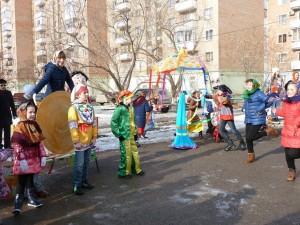 Разрумяными блинами мы Весну встречаем с вами…