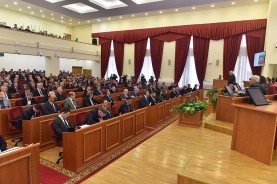 Василий Голубев выступил с отчетом за 2022 год перед донскими депутатами