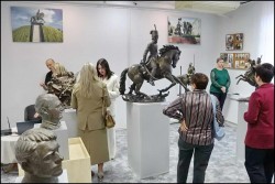 В Волгодонске презентовали выставку скульптуры