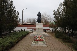 Сергей Ладанов и депутаты почтили память неизвестных солдат