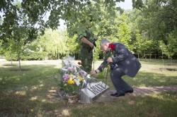 День памяти и скорби: волгодонцы возложили цветы к памятникам жертвам фашизма